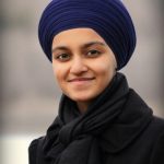 Sikh woman wearing a pagh